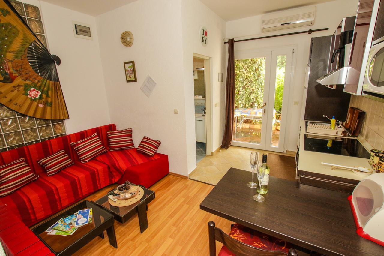 Apartments Finida Porec Bagian luar foto