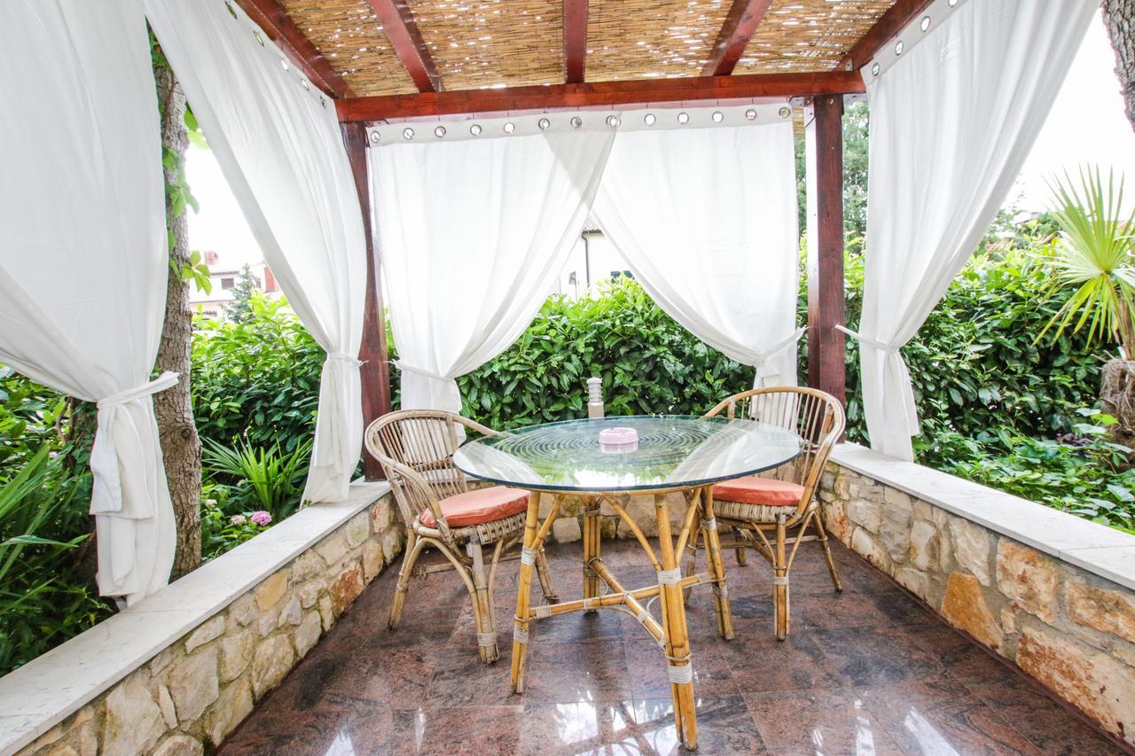 Apartments Finida Porec Bagian luar foto